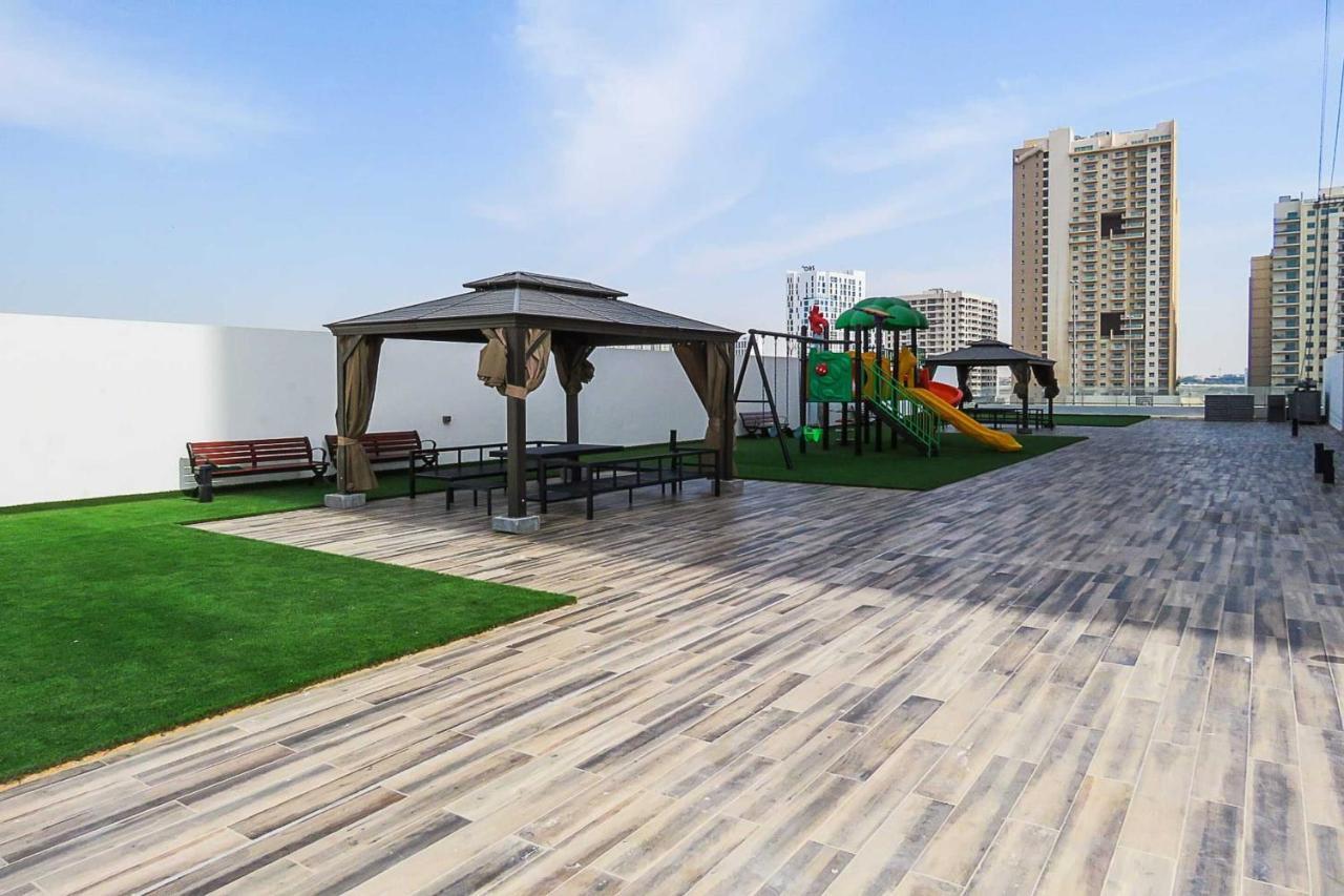 Oyo 860 Studio Apartment, Maya Tower 4, Jumeirah Village Triangle Dubaj Kültér fotó